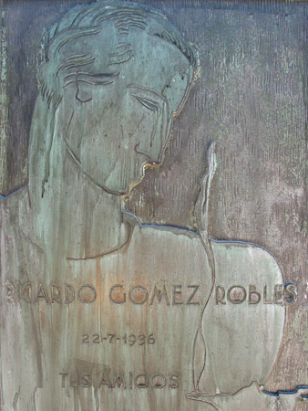 Ricardo Gómez Robles, Recoleta Cemetery