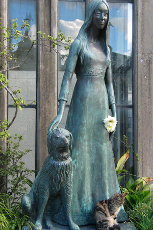 Liliana Crociati de Szaszak, Recoleta Cemetery