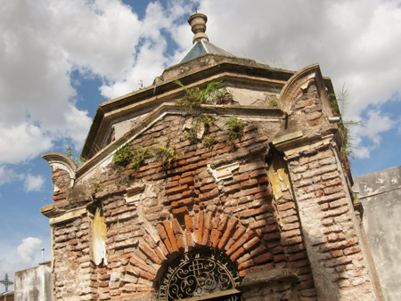 Bernabé Sáenz Valiente, Recoleta Cemetery