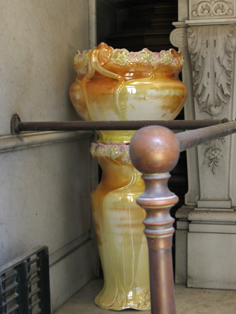 Art Nouveau vase, Recoleta Cemetery