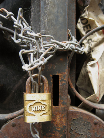 Padlock, Recoleta Cemetery