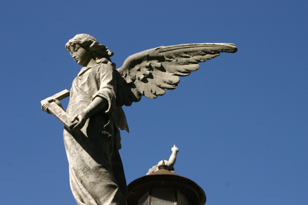 Corona, Recoleta Cemetery