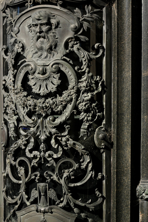 Door, name missing, Recoleta Cemetery
