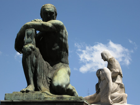 Familia Manuel Cerini, Troiano Troiani, Recoleta Cemetery