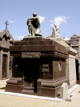 Familia Manuel Cerini, Recoleta Cemetery