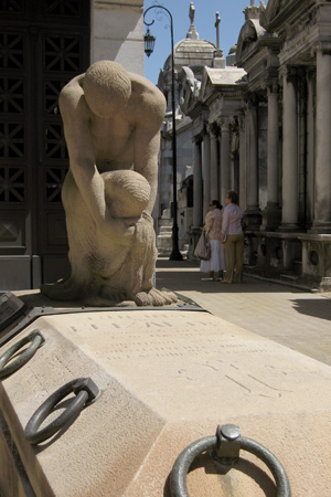 Rufino de Elizalde, Recoleta Cemetery