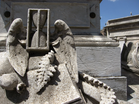 Winged hourglass, Recoleta Cemetery