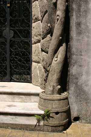 Arcave y Oyarvide, Recoleta Cemetery