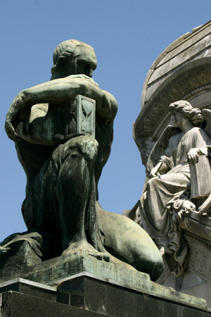 Familia Manuel Cerini, Troiano Troiani, Recoleta Cemetery