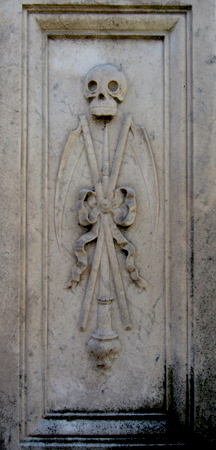 Skull & crossbones, Recoleta Cemetery