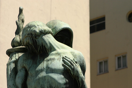 Eduardo Lonardi, Recoleta Cemetery