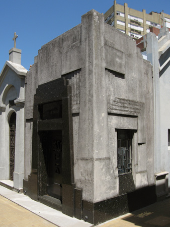 Paulero Urtasun, Recoleta Cemetery