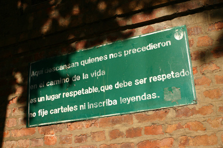 Exterior signage, Recoleta Cemetery