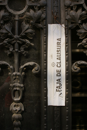 Faja de clausura, Recoleta Cemetery