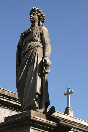 Anchor, Recoleta Cemetery