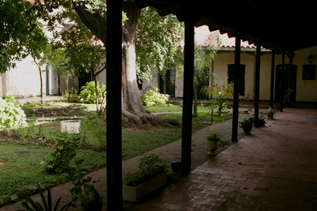 Santa Casa de Ejercicios Espirituales, Constitución