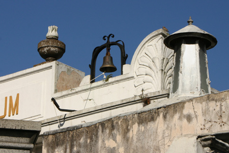 Bell, Recoleta Cemetery