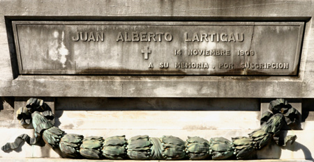 Juan Alberto Lartigau, Recoleta Cemetery