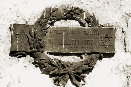 Juan Alberto Lartigau, Recoleta Cemetery