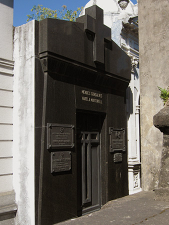 Mendes Gonçalves, Recoleta Cemetery