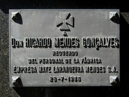 Mendes Gonçalves, Recoleta Cemetery