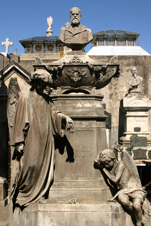 Ventura Coll, Recoleta Cemetery