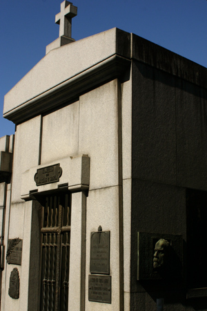 Macías y Soria, Recoleta Cemetery