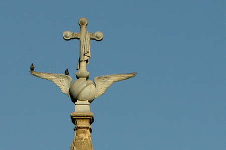 winged sphere, Recoleta Cemetery