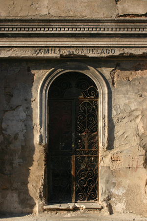 Familia de Cadelago, Recoleta Cemetery