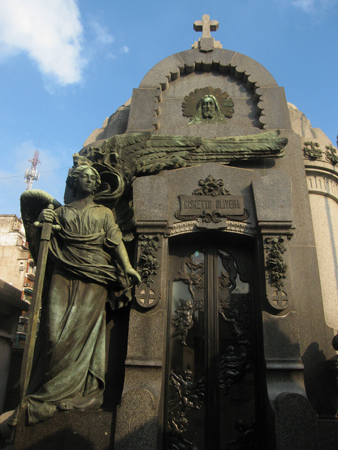Cisnetto Olivera, Recoleta Cemetery