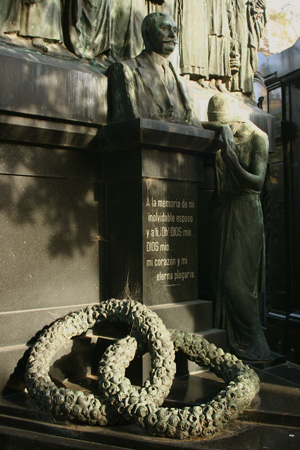 Wreath, Recoleta Cemetery