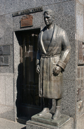 Luis Ángel Firpo, Recoleta Cemetery