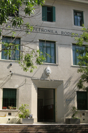 Escuela Petronila Rodríguez, Parque Chas