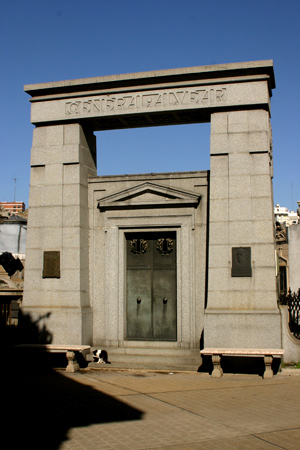 General Alvear, Recoleta Cemetery