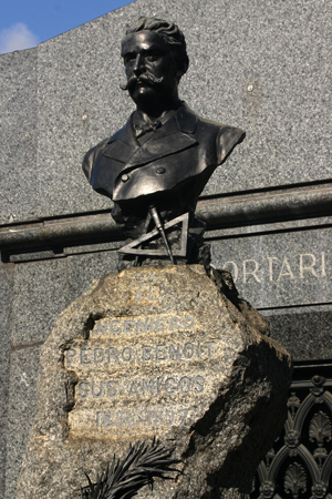 Pedro Benoit, Recoleta Cemetery