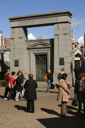 General Alvear, Recoleta Cemetery