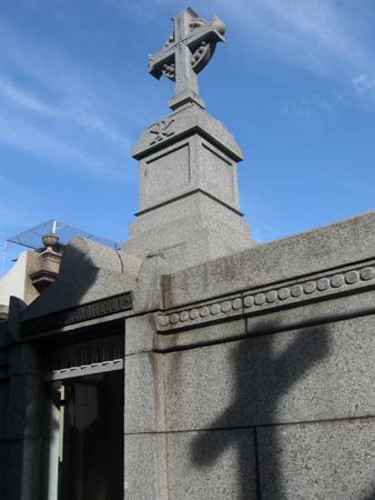 Carlos Menditeguy, Recoleta Cemetery