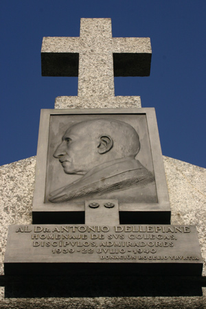 Antonio Dellepiane, Recoleta Cemetery