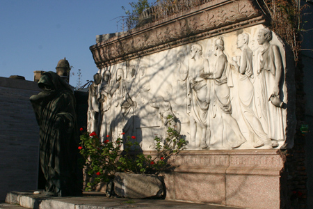 Familia Roverano, Cementerio de la Chacarita