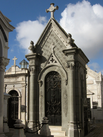 José A. de Uriarte y Familia, Recoleta Cemetery