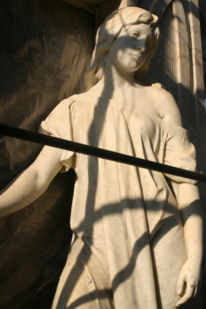 Rufina Cambacérès, Recoleta Cemetery