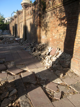 New sidewalks, Recoleta Cemetery