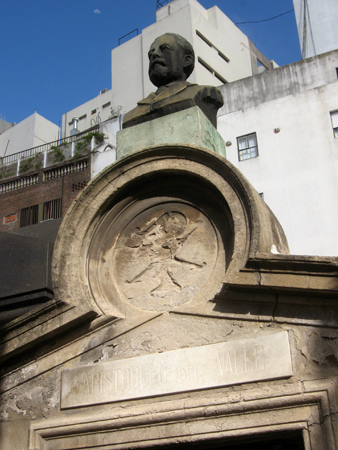 Aristóbulo del Valle, Recoleta Cemetery