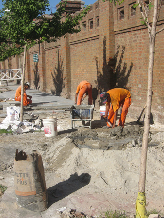 New sidewalks, Recoleta Cemetery