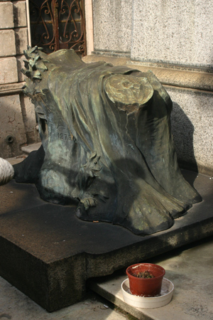 Hilario Ascasubi, Recoleta Cemetery