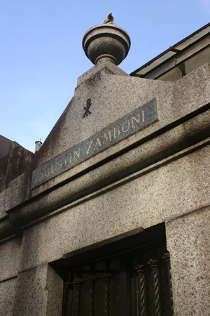 Agustín Zamboni, Recoleta Cemetery