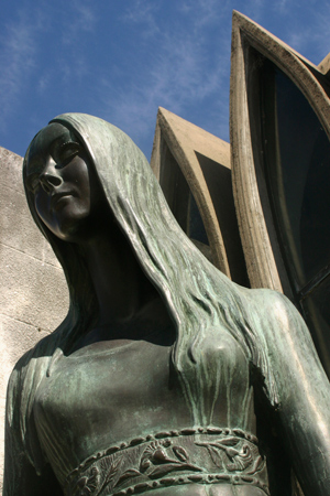 Liliana Crociati de Szaszak, Recoleta Cemetery