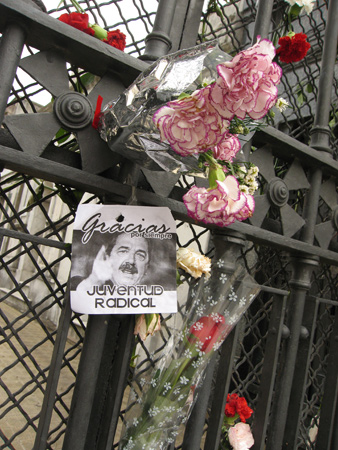 Service entrance, Recoleta Cemetery