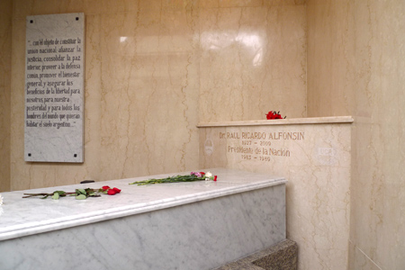 Raúl Alfonsín, Recoleta Cemetery