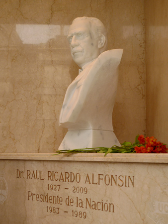 Raúl Alfonsín, Recoleta Cemetery